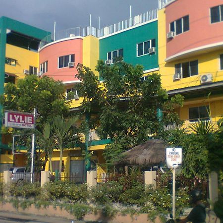 Lylie Hotel Cebu Buitenkant foto